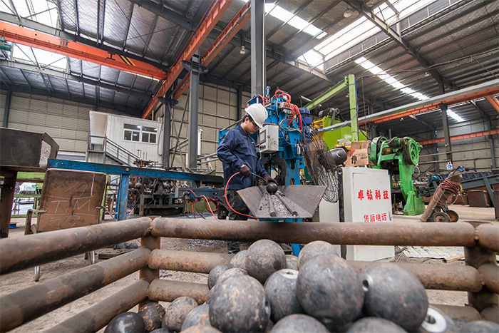 铁岭网架配件-螺栓球加工车间